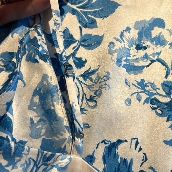 REDUCED - MOVING SALE - Reformation Sophia Silk Dress - Olympia - Picture 7 of 9